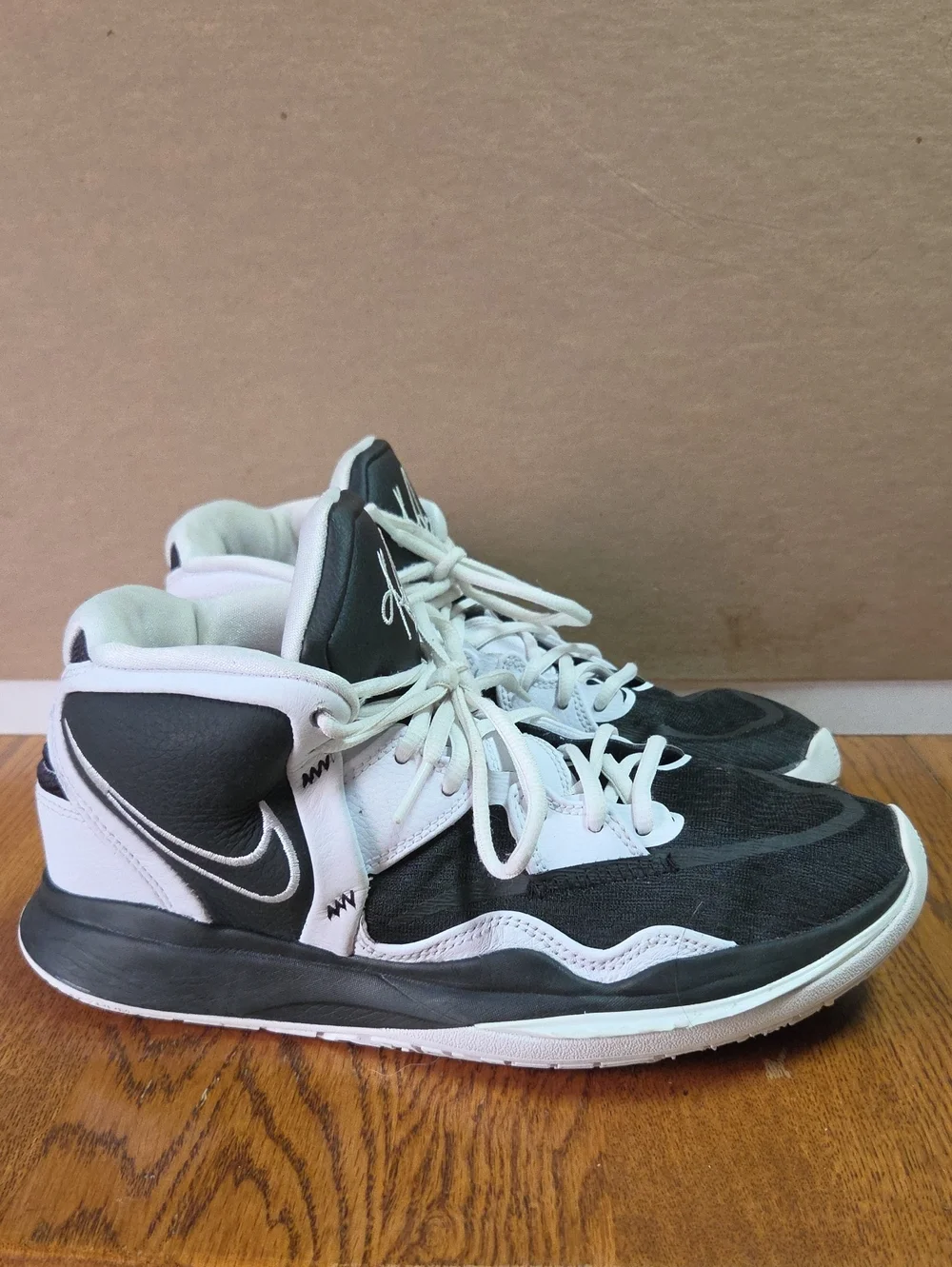 Nike Kyrie Infinity TB basketball sneakers 2022 Size 9